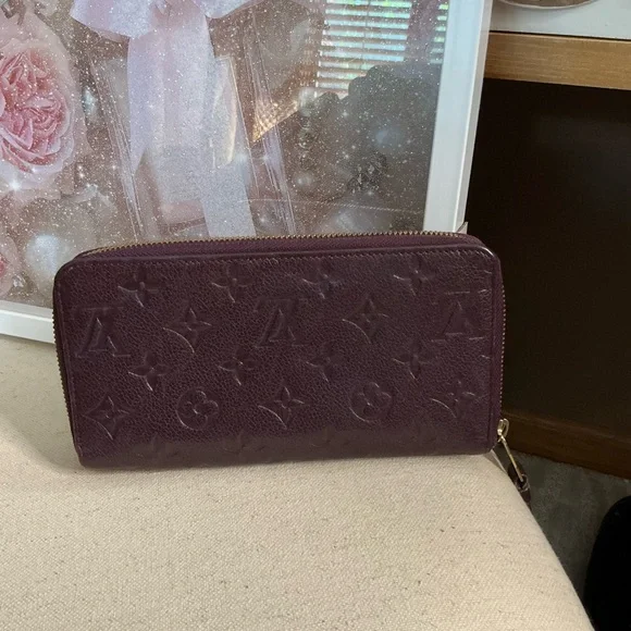Louis Vuitton Purple/Amethyst Wallet Luxurious Monogram Empreinte Leather Design - Picture 2 of 9